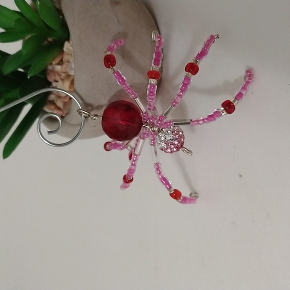Pink and Red Handmade Beaded Spider - Picture 3 of 3